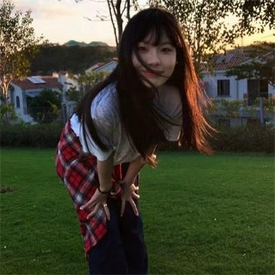 女孩爱跑步